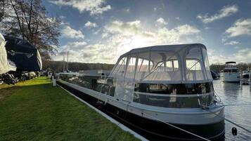 Mobile Home | Marina