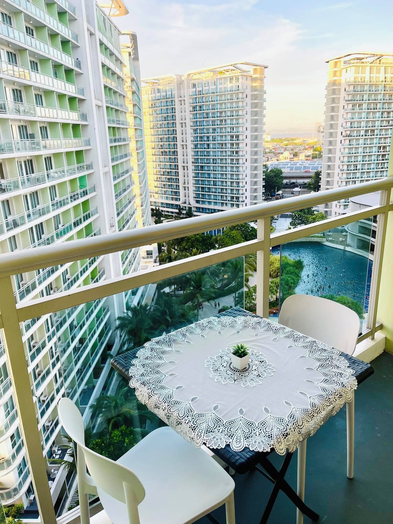 Comfort Condo, Balcony, Beach View | Outdoor dining