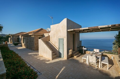 Villa Kalyvia Beta | Kalyvia, Skiathos | Private Infinity Pool & Sea Views