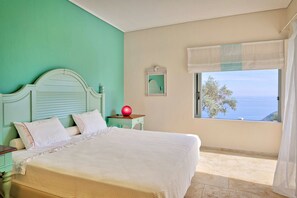 In-room safe, iron/ironing board, travel cot, free WiFi