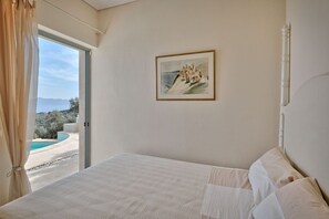 In-room safe, iron/ironing board, travel cot, free WiFi