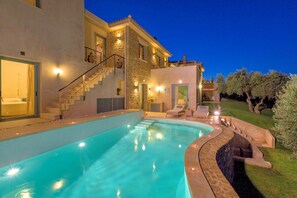 Pool - Villa Kalyvia Beta | Kalyvia, Skiathos | Private Infinity Pool & Sea Views (Skiathos)