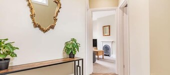 Sea View Penthouse - Walkable to Beach & Town