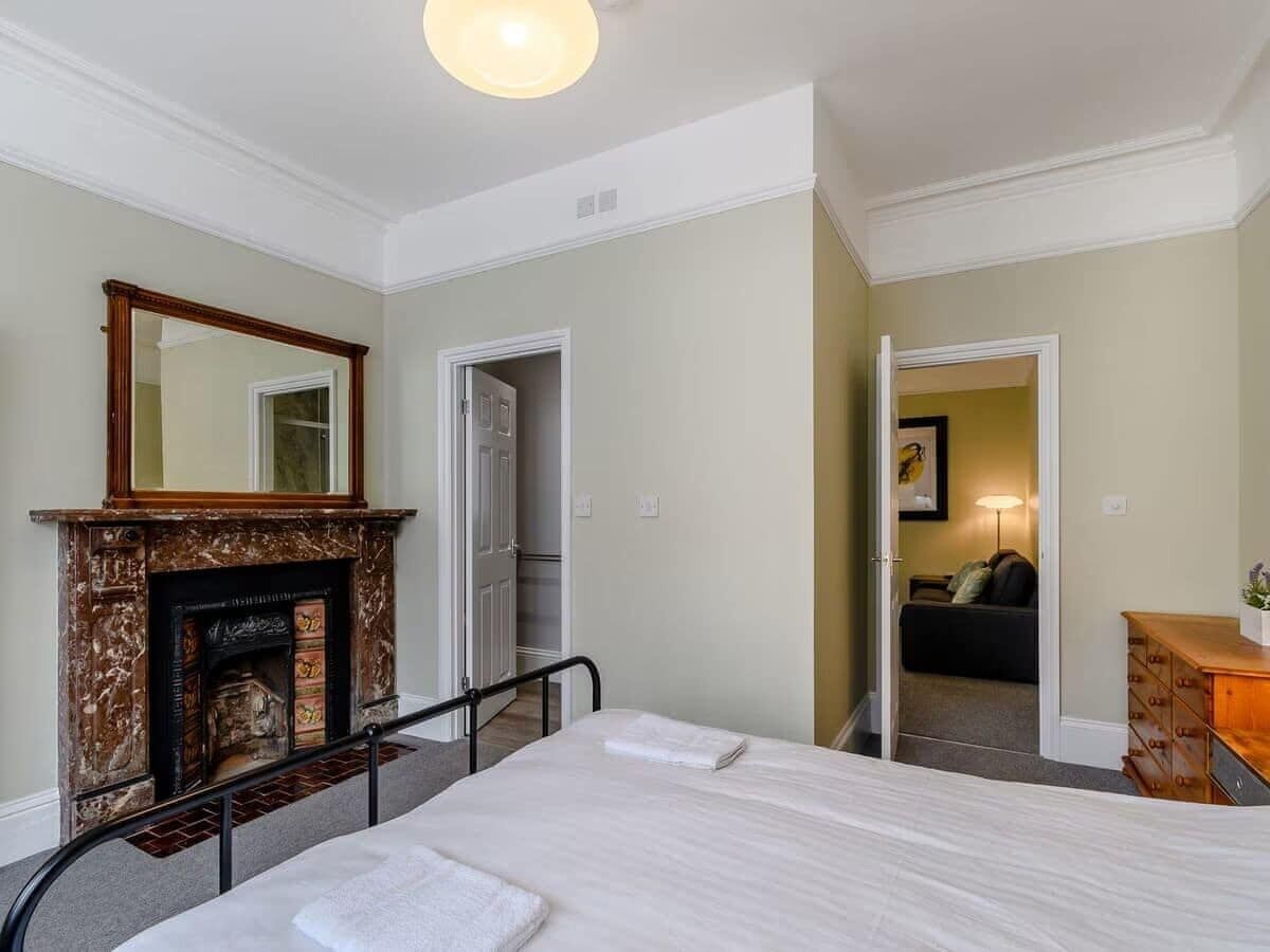 Iron/ironing board, WiFi, bed sheets, wheelchair access