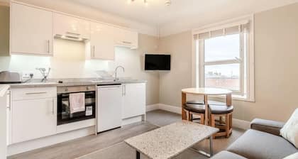 Apartment 5 - Beverley House