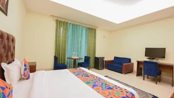 In-room safe, soundproofing, iron/ironing board, free WiFi