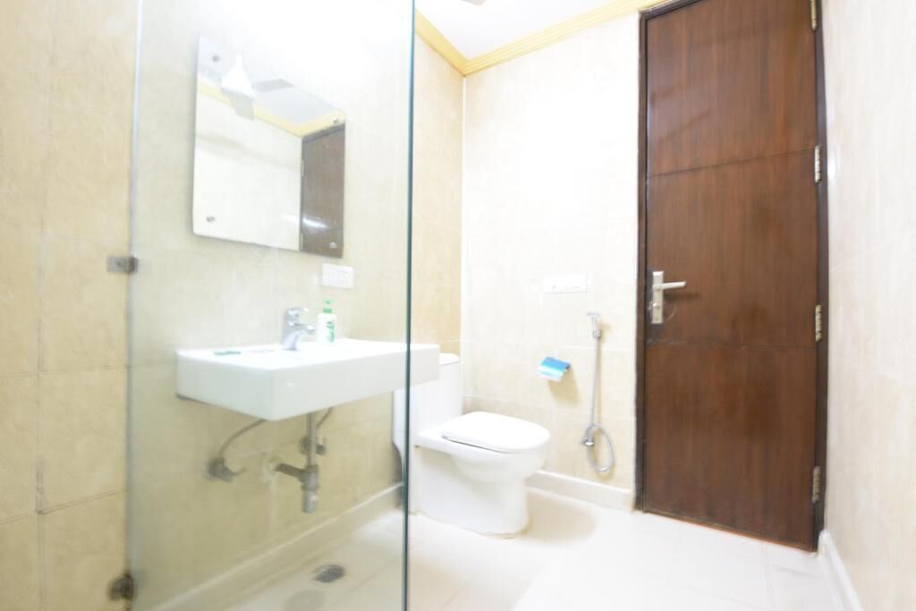 Superior Double Room | Bathroom | Slippers