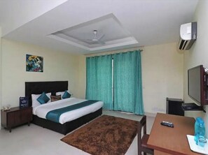 Suite, Balcony, City View | Courtyard view - The Hotel Am Bliss (Gurugram)