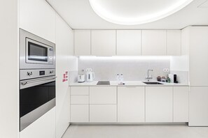 Private kitchen - Unique Luxury and Quiet in Porto’s Best Location (Porto)