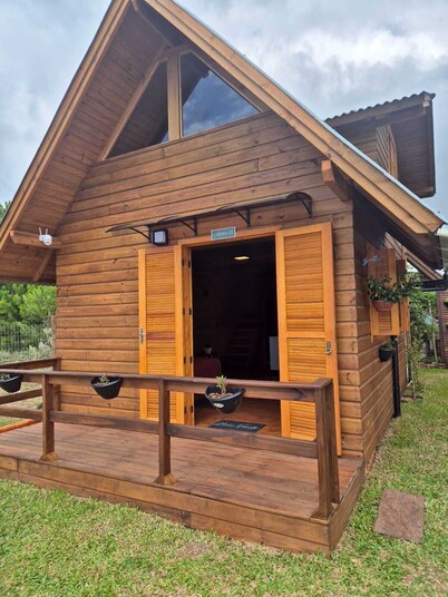 Cabins in Torres, RS, offering leisure and relaxation in a cozy and peaceful location.