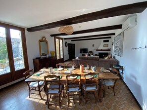 Dining - Large house in Provence, terrace and fireplace (Caumont-sur-Durance)