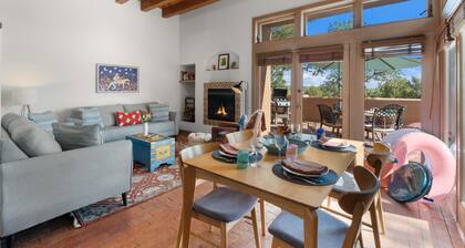 Casa Golondrinas-A Serene Santa Fe Retreat