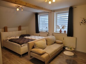 Travel cot, Internet - Modern vacation home "Stadtperle" in a good location! Lots of space with terrace! (Bad Sülze)