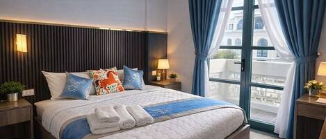 Blackout curtains, soundproofing, free WiFi