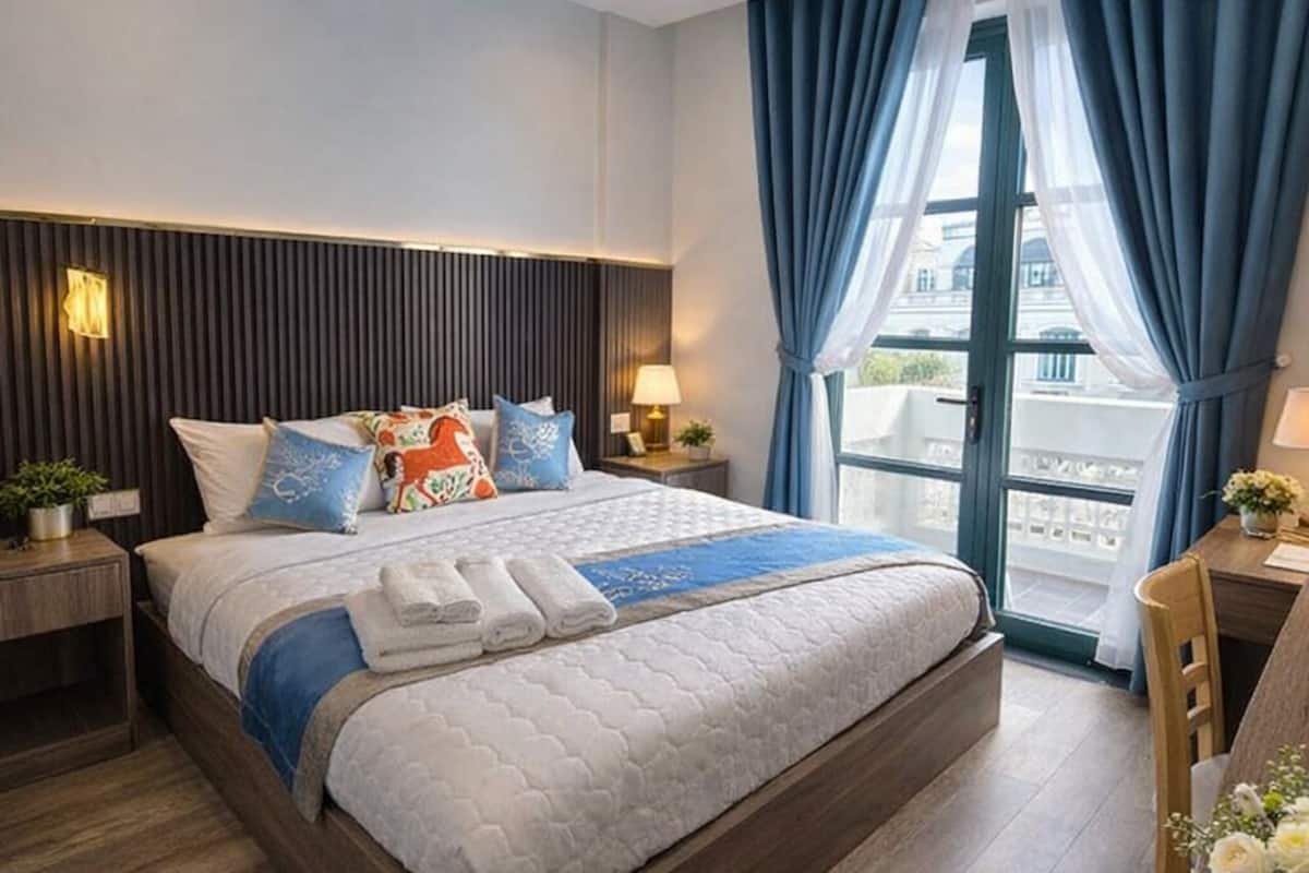 Deluxe Double Room, Balcony, City View | Blackout curtains, soundproofing, free WiFi