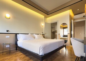 Deluxe Quadruple Room, Private Bathroom, City View - Vatican Domus Stefania Guest House (ROMA)