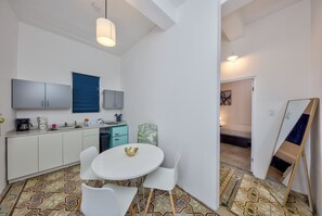 Family Apartment | Private kitchen - Casa Pelayo (San Juan)