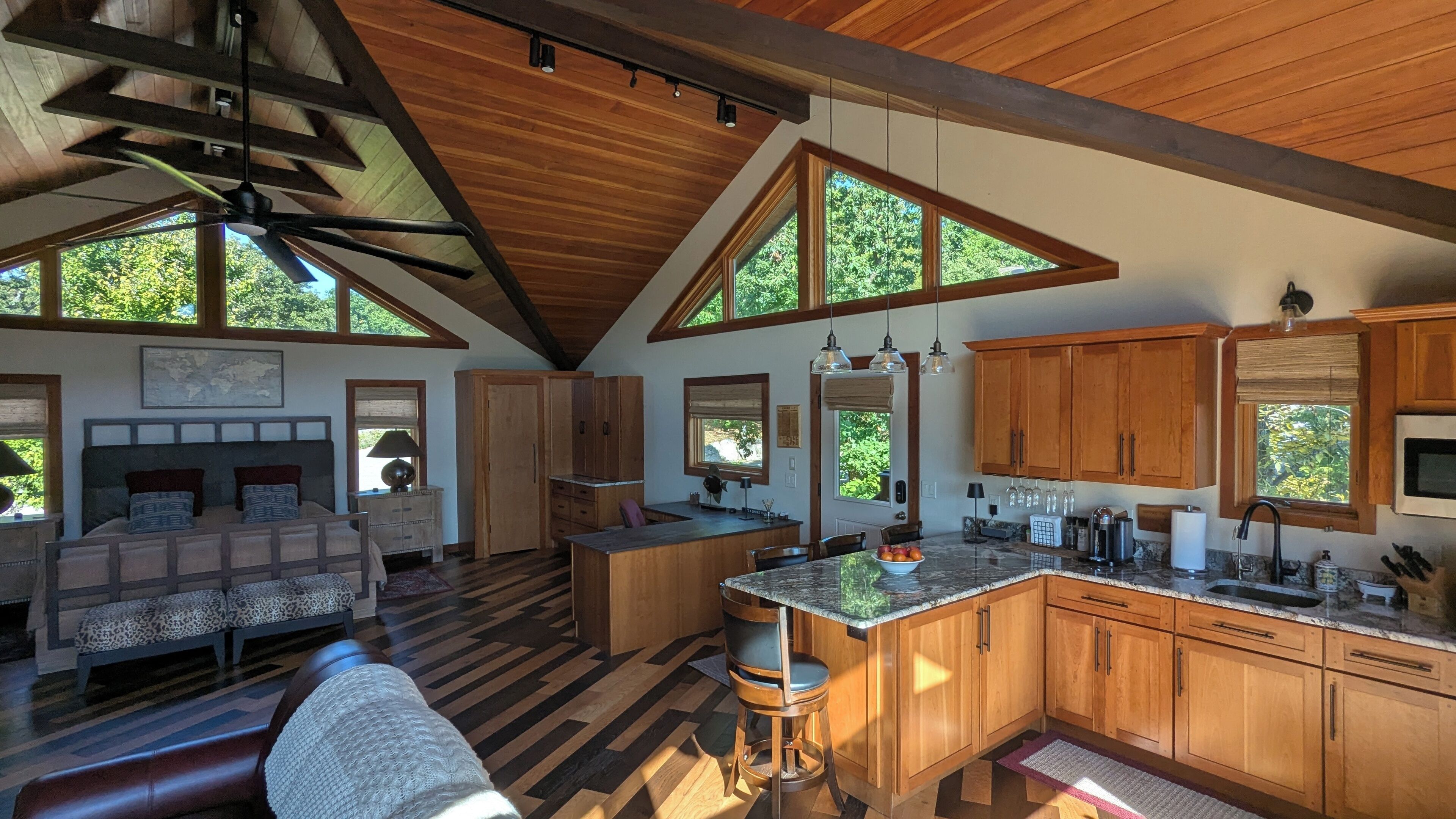 Microwave, oven, coffee/tea maker, blender