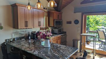 Microwave, oven, coffee/tea maker, blender