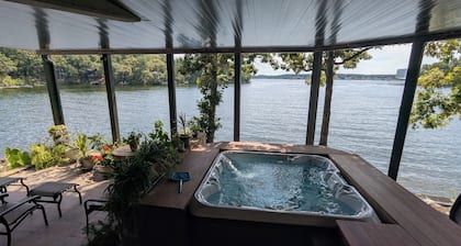 Cozy Loft on Treetop Cove