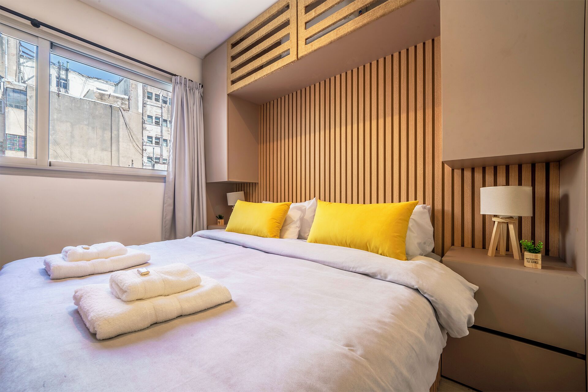 Desk, laptop workspace, iron/ironing board, free WiFi