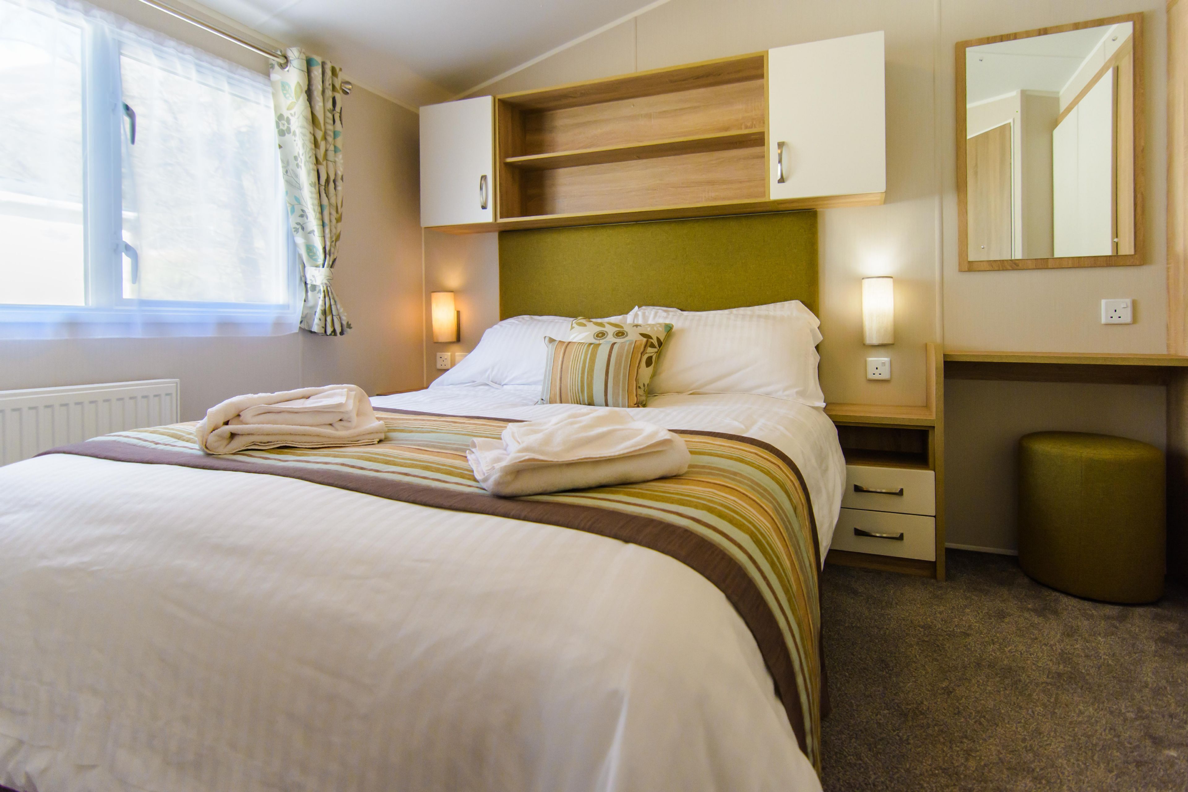 Skrivebord, strykejern/-brett, wi-fi (inkludert) og sengetøy