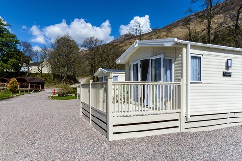 Caravan with stunning mountain views