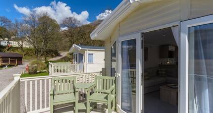 Caravan with stunning mountain views