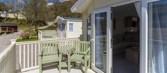 Caravan with stunning mountain views