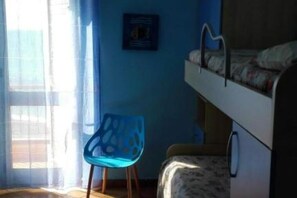 2 chambres, fer et planche à repasser, Wi-Fi gratuit, draps fournis