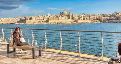 Prime Fort Cambridge 3BR Near Seafront