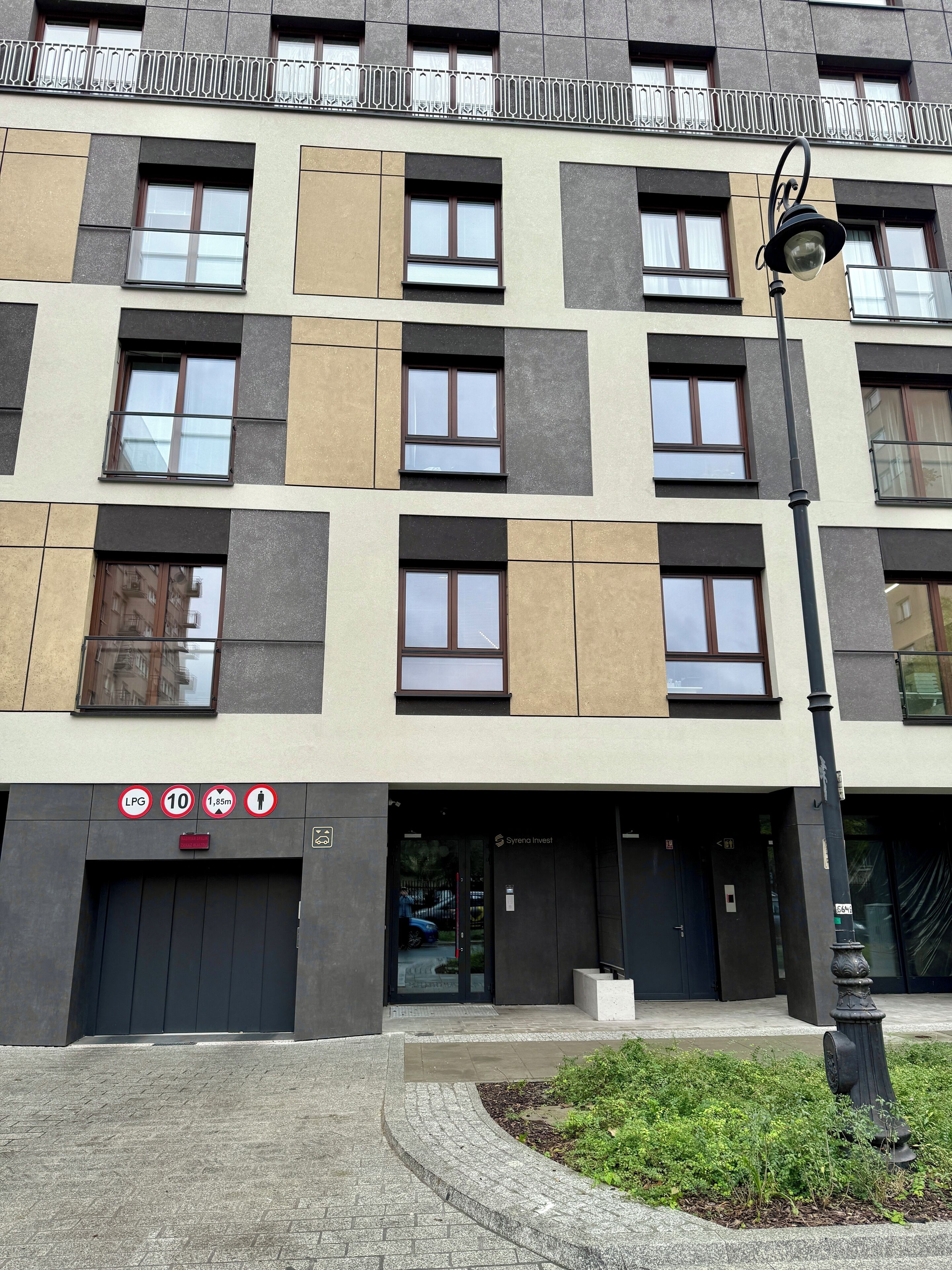 ด้านหน้าที่พัก