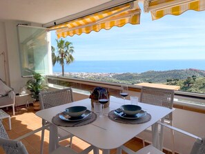 Dining - Apartment 'Seavista Luxe' with Sea View, Wi-Fi and Air Conditioning (Rincón de la Victoria)