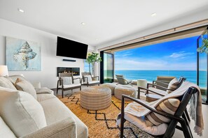 Smart TV, fireplace - 30+ Stay Stunning Home! On The Sand, Amazing Views (San Diego)