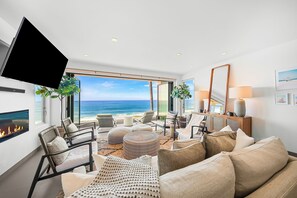 Smart TV, fireplace - 30+ Stay Stunning Home! On The Sand, Amazing Views (San Diego)