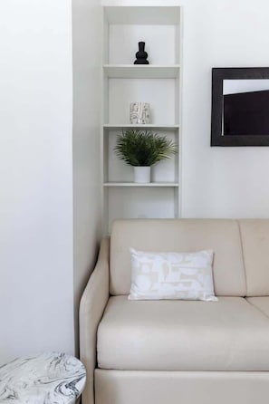 TV, offices - Studio de charme et cosy au cœur de Alésia (Paris)