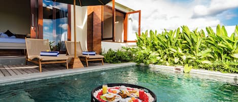 Luxury Suite, 1 King Bed, Private Pool, Garden View | Pool