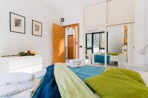 1 bedroom, iron/ironing board, WiFi, bed sheets - Casa Noemi Otranto: Exclusive Patio, 3 Minutes from the Beach (Otranto)