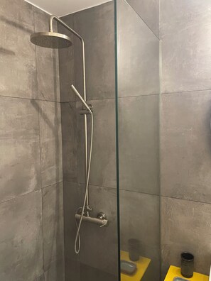 Shower, hair dryer, towels, soap - Luxury residence on Mavromatheon view Acropolis 2 bedrooms 2 bathrooms (Athina)