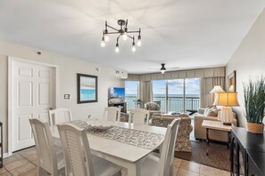 Dining - Crescent Shores #1607S - Oceanfront 3BD - Indoor/Outdoor Pools (North Myrtle Beach,)
