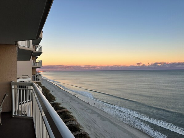 Property grounds - Crescent Shores #1607S - Oceanfront 3BD - Indoor/Outdoor Pools (North Myrtle Beach,)