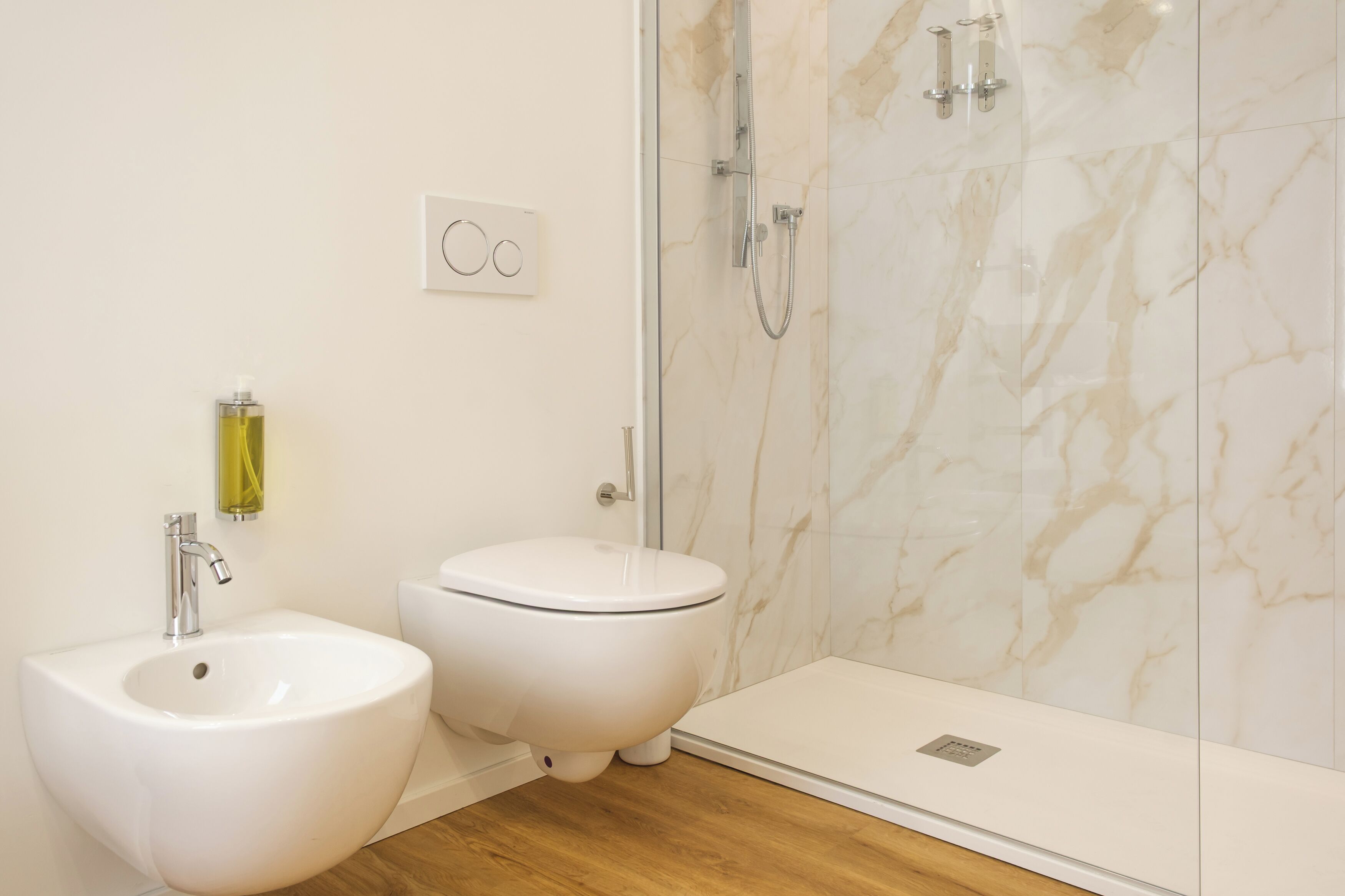 Kamar Superior, balkon | Kamar mandi | Shower, perlengkapan mandi gratis, pengering rambut, dan kloset