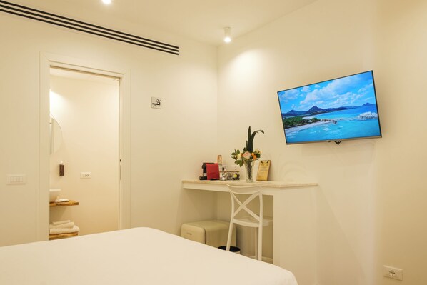 Superior Room, Balcony | Down comforters, pillowtop beds, free minibar items, laptop workspace - Emma's downtown Eco design rooms (Olbia)