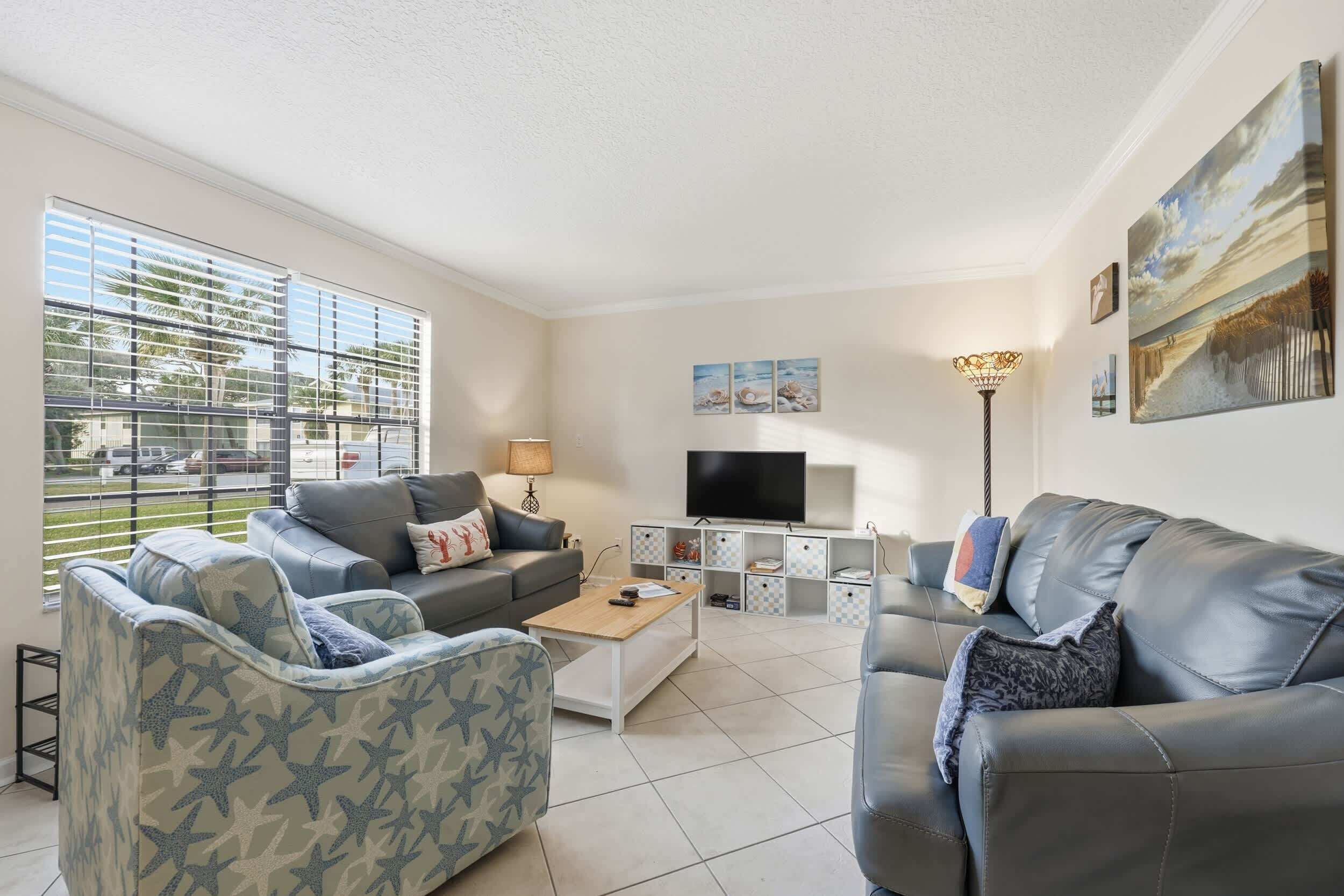 Condo, Multiple Beds, Kitchen, Garden View (Fair Seas Clipper) | Living area