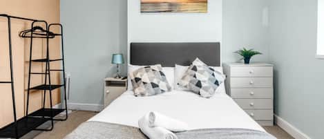 2 bedrooms, iron/ironing board, travel cot, WiFi