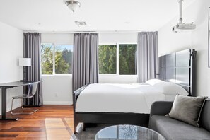 5 bedrooms, iron/ironing board, WiFi, bed sheets - Pasadena Modern 5B House Gate + Huge Private Yard (Pasadena)