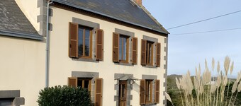 Farmhouse for 8 Guests in the Heart of Les Combrailles