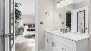 ヘアドライヤー、タオル