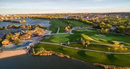 Chimney Park Retreat | King Suite + Fenced Yard