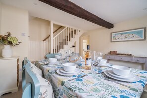 Dining - Ella's Cottage - sleeps 4 guests  in 2 bedrooms (Wells-next-the-Sea)